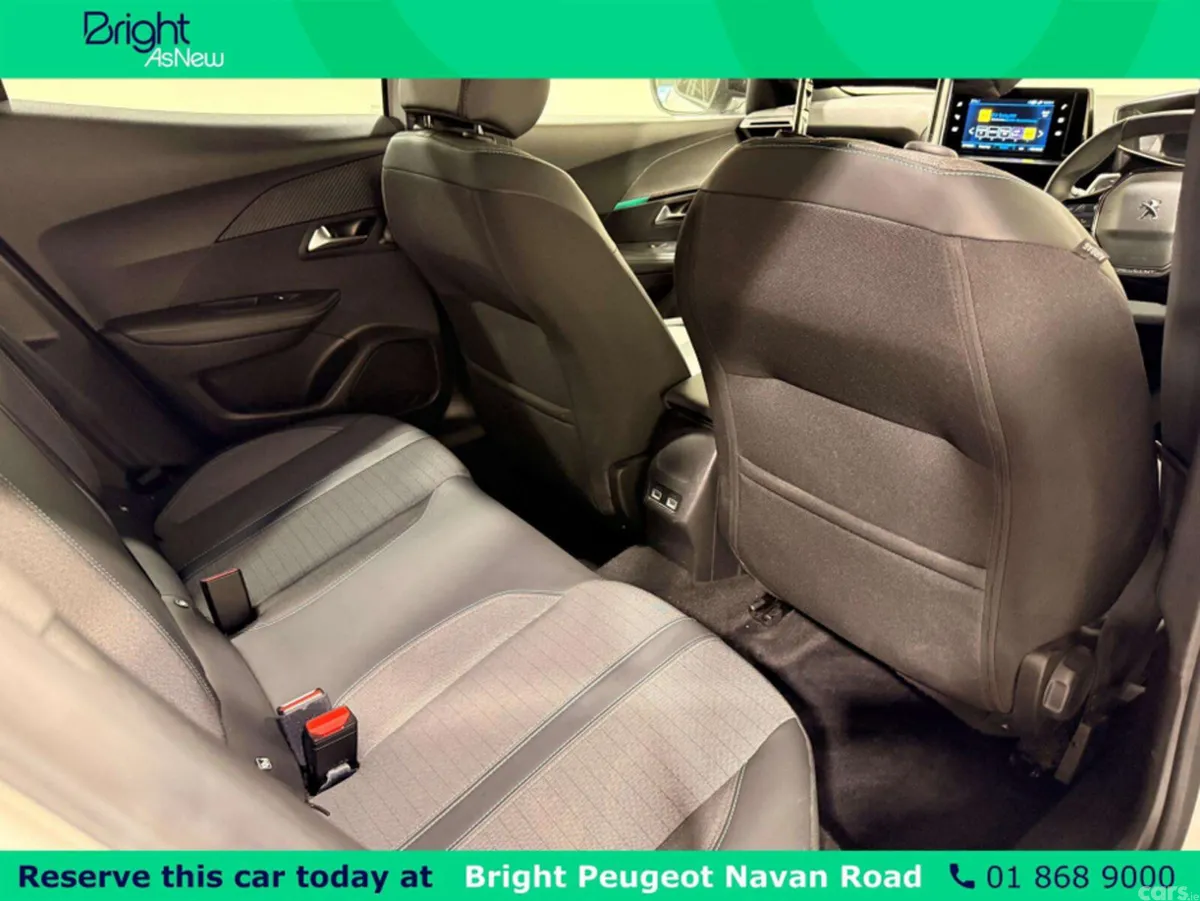 Peugeot 2008 MPV, Petrol, 2022, White