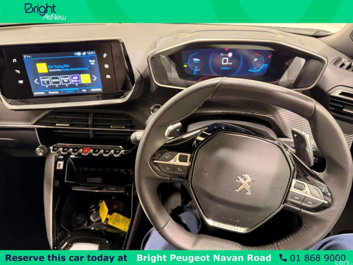 Peugeot 2008 MPV, Petrol, 2022, White