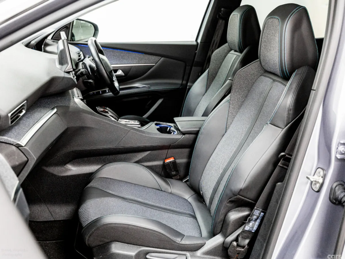 Peugeot 3008 SUV, Petrol Plug-in Hybrid, 2021, Grey