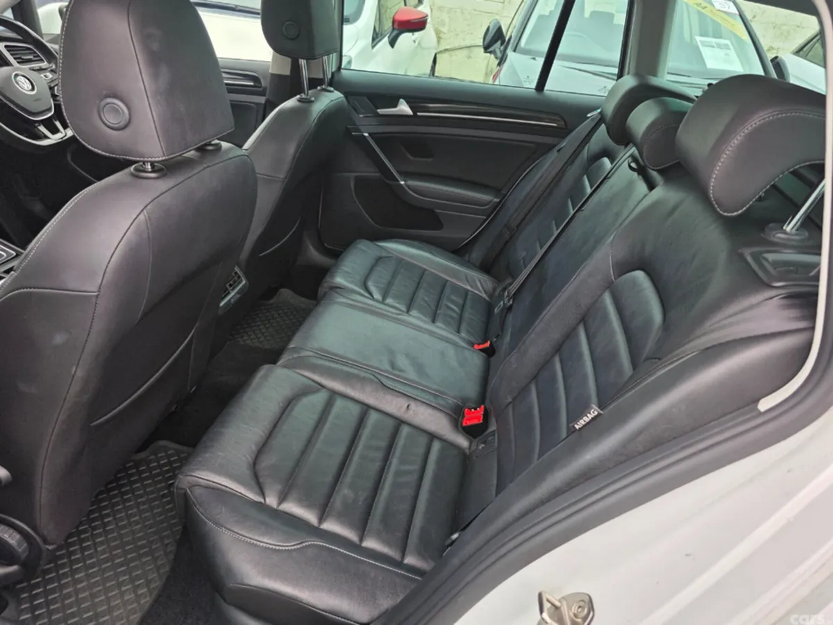 Volkswagen Golf Estate, Petrol, 2014, White