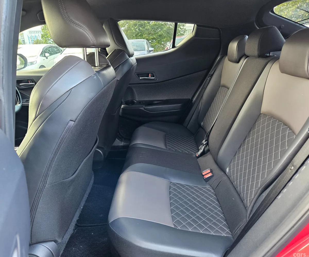 Toyota C-HR SUV, Petrol Hybrid, 2020, Red