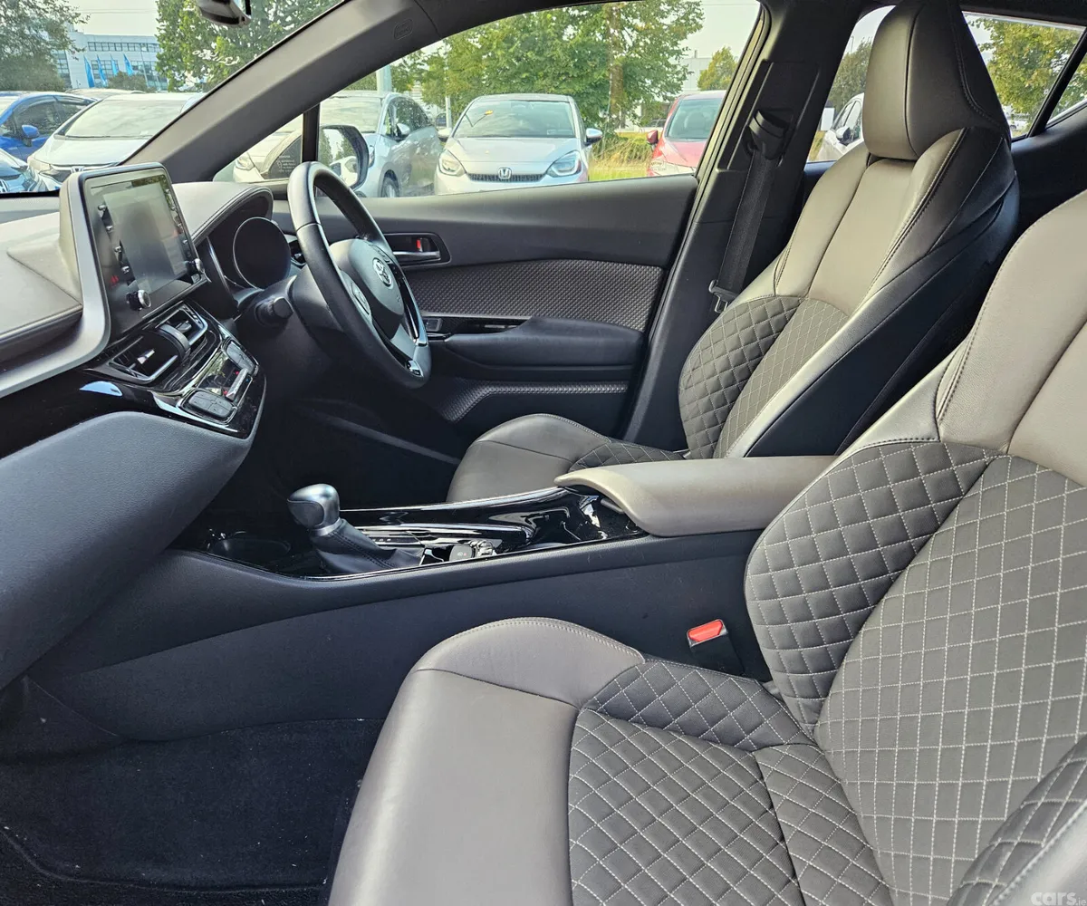 Toyota C-HR SUV, Petrol Hybrid, 2020, Red