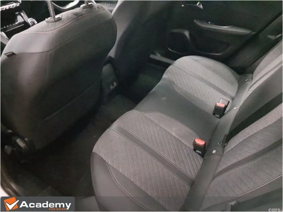 Peugeot 2008 MPV, Petrol, 2024, White
