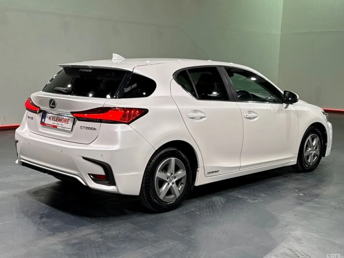 Lexus CT Hatchback, Petrol Hybrid, 2018, White