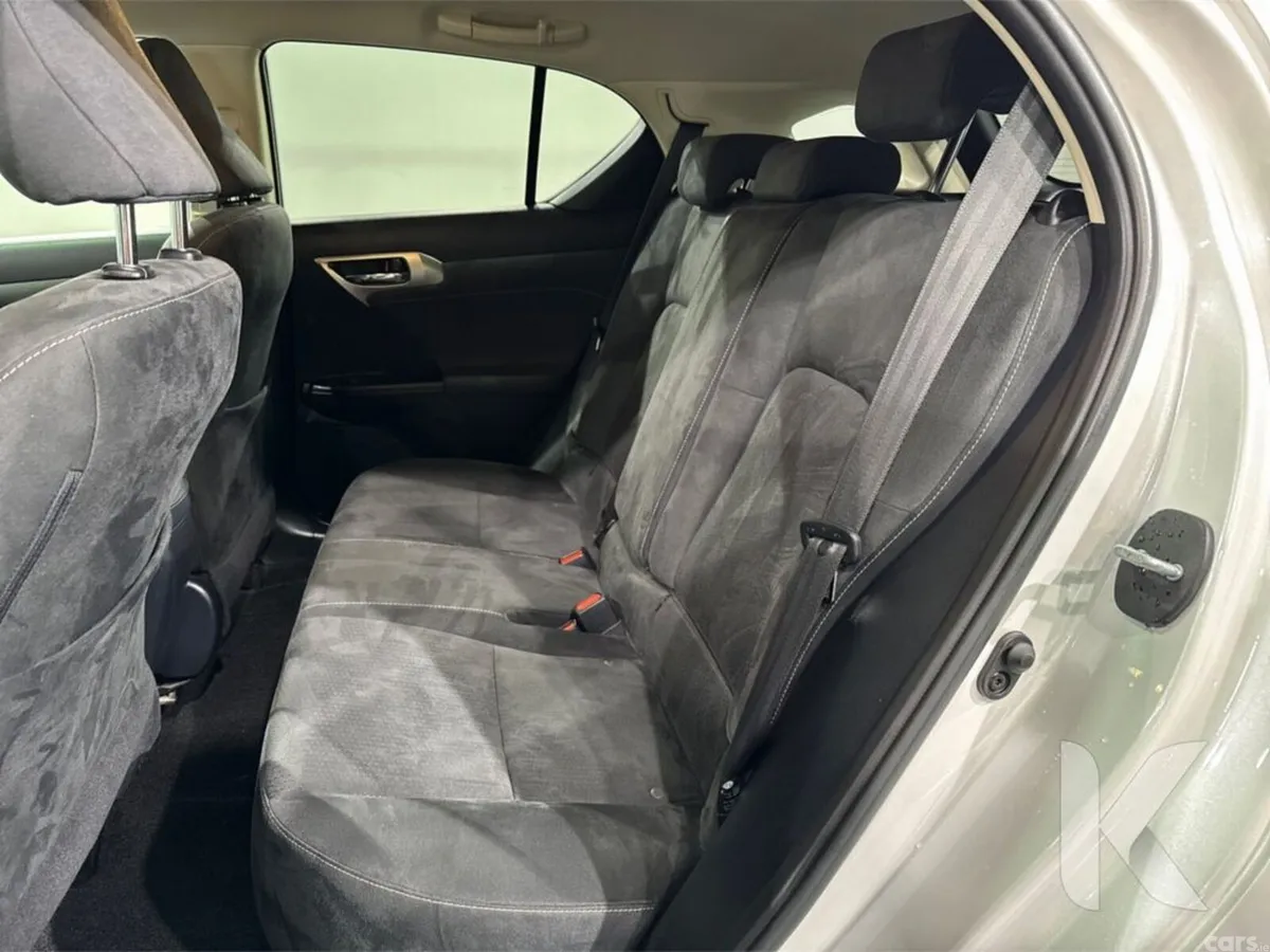 Lexus CT Hatchback, Petrol Hybrid, 2018, White