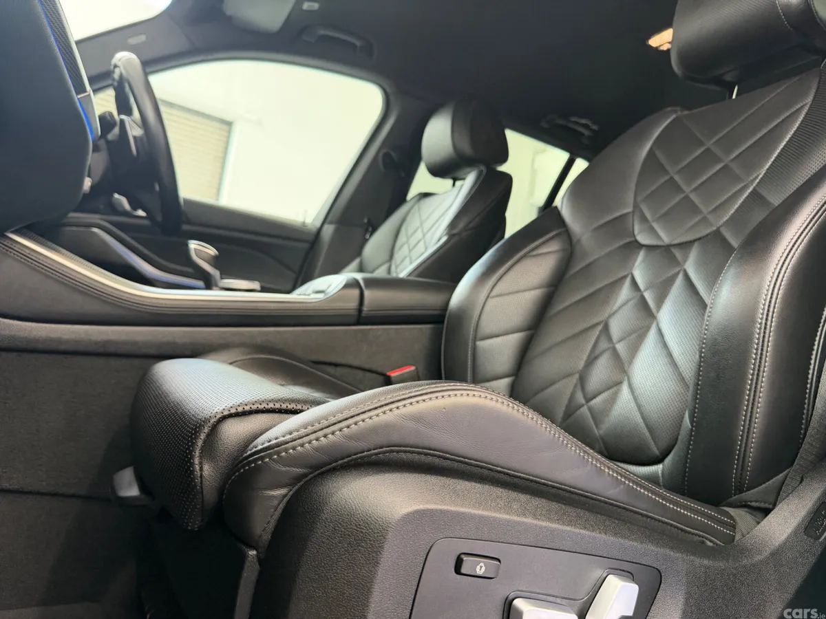 BMW X5 SUV, Petrol Hybrid, 2023, White