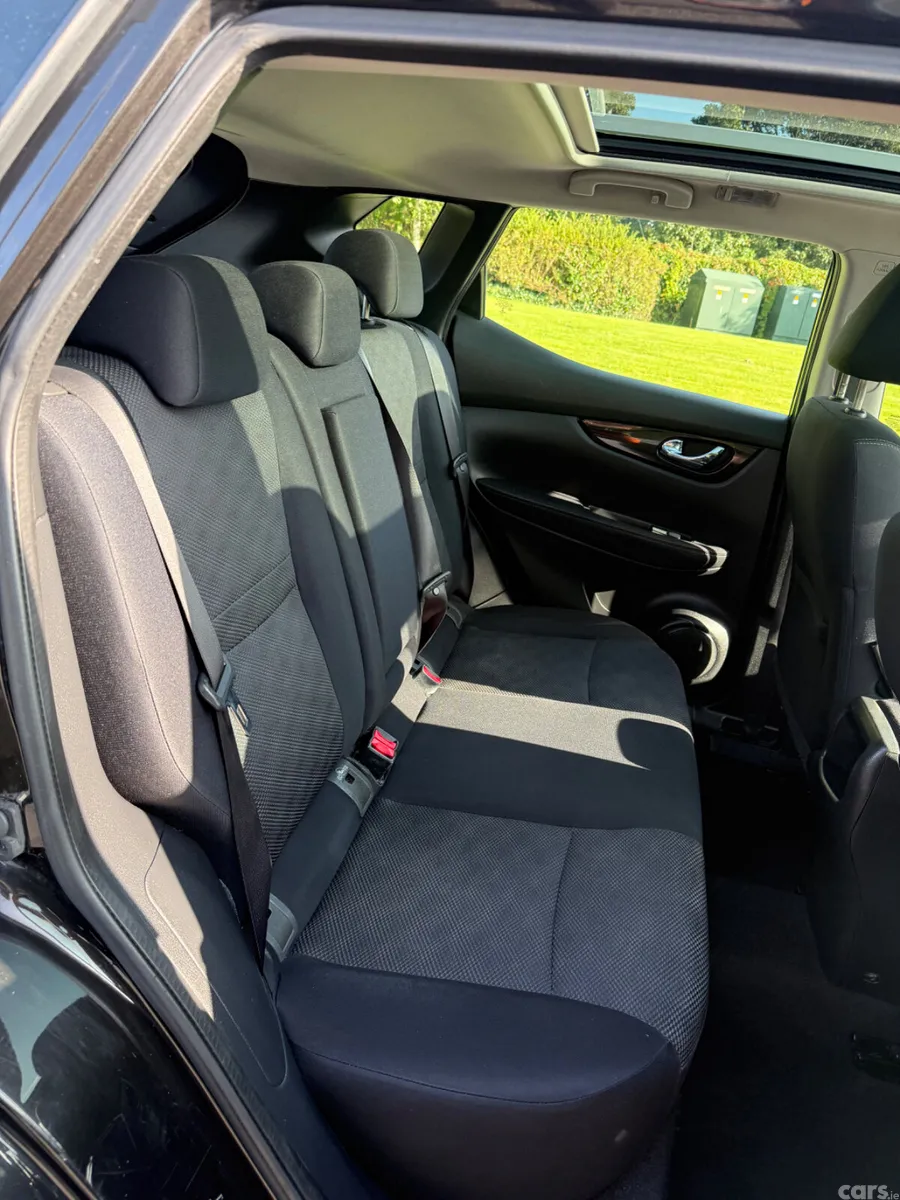 Nissan Qashqai Hatchback, Petrol, 2016, Black