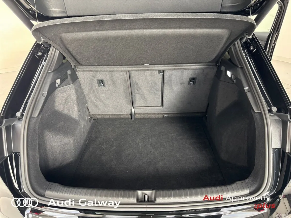 Audi Q4 e-tron SUV, Electric, 2025, Black