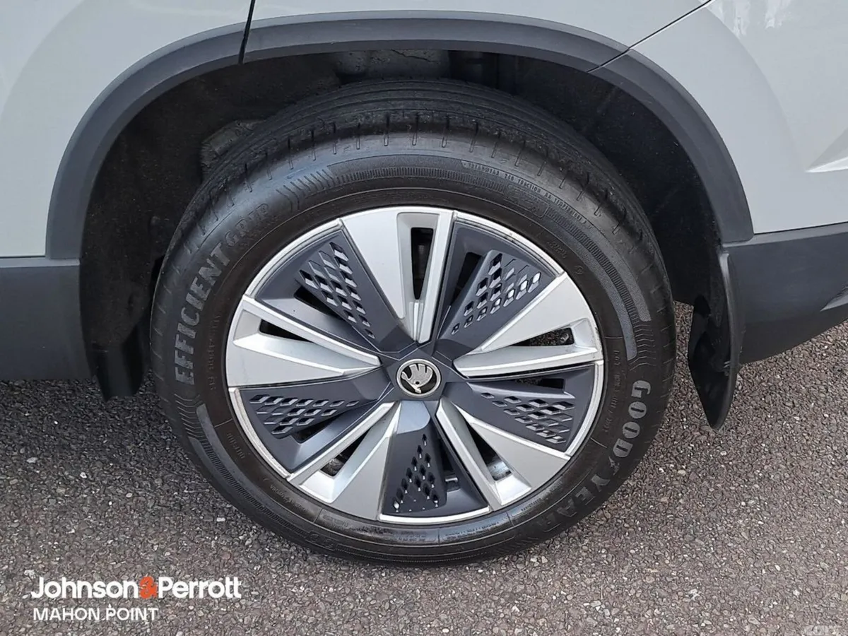 Skoda Karoq SUV, Petrol, 2024, Grey