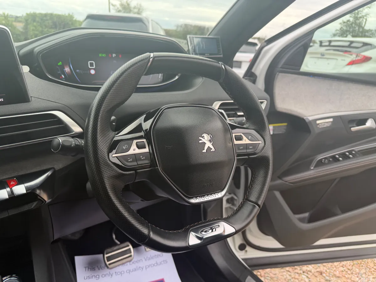 Peugeot 5008 SUV, Diesel, 2017, White
