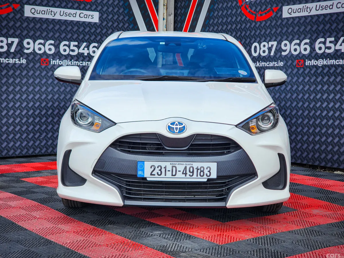 Toyota Yaris Hatchback, Petrol Hybrid, 2023, White