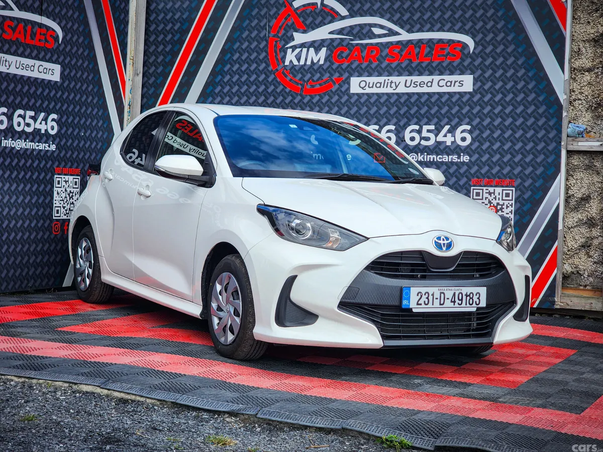 Toyota Yaris Hatchback, Petrol Hybrid, 2023, White