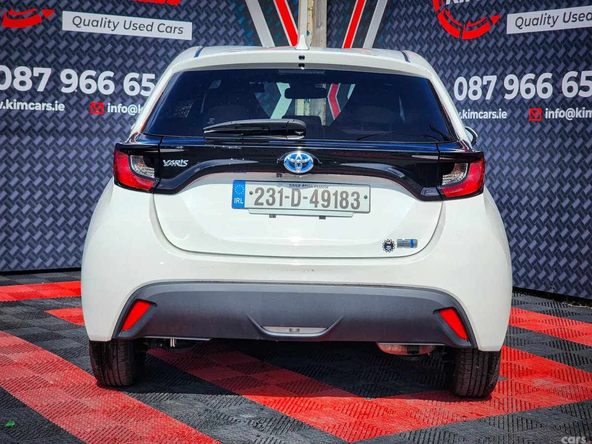 Toyota Yaris Hatchback, Petrol Hybrid, 2023, White