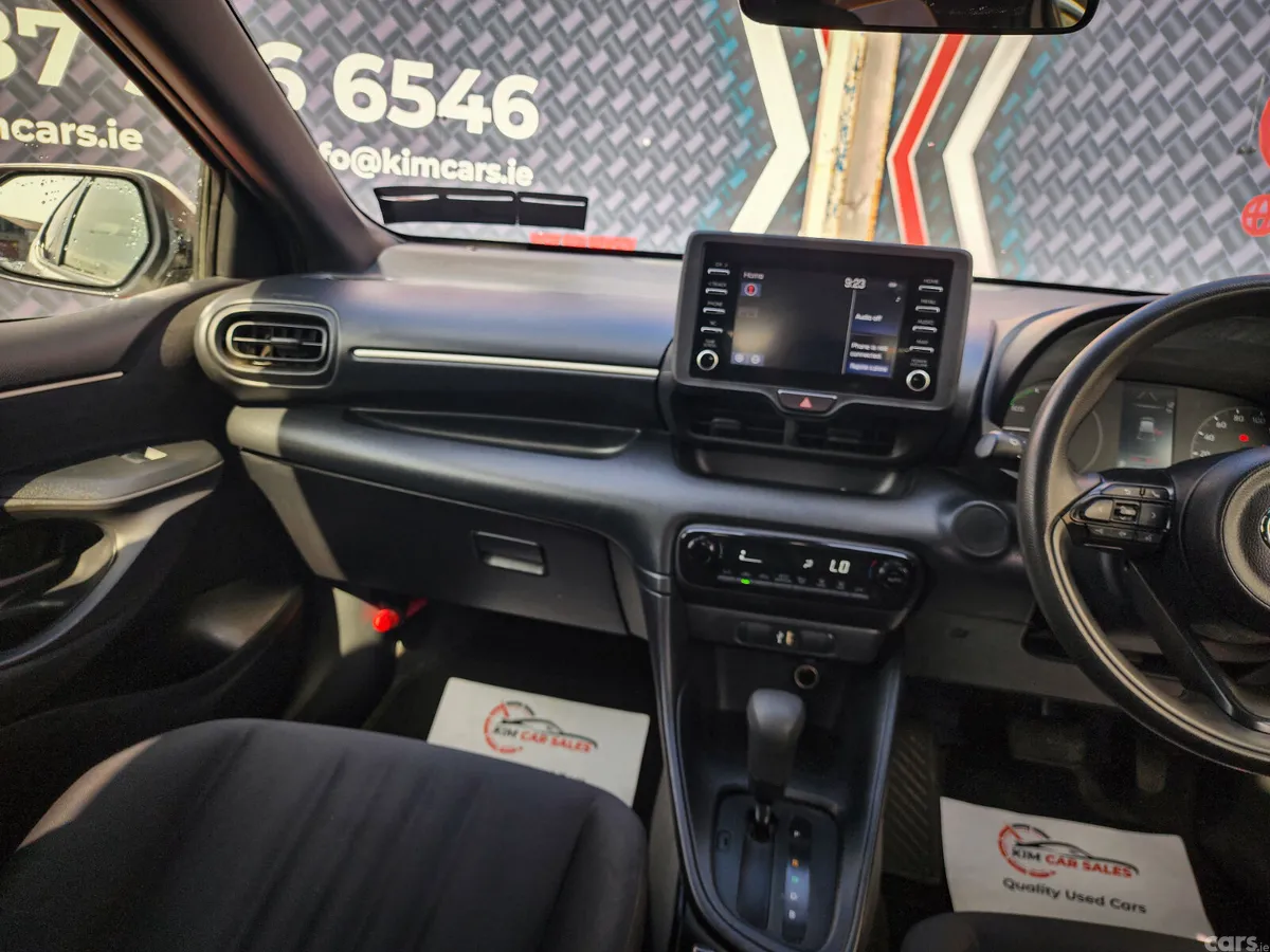 Toyota Yaris Hatchback, Petrol Hybrid, 2023, White