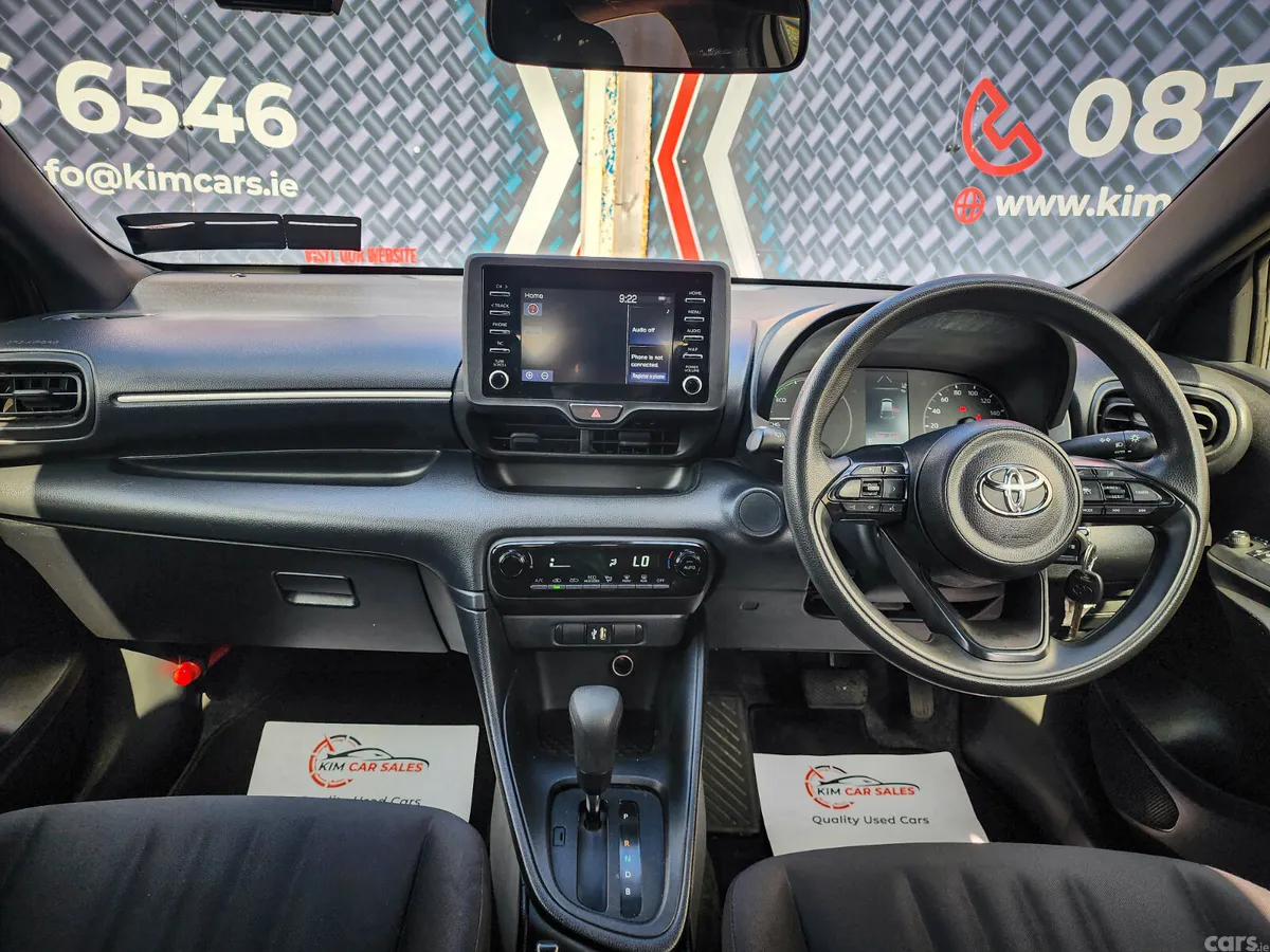 Toyota Yaris Hatchback, Petrol Hybrid, 2023, White