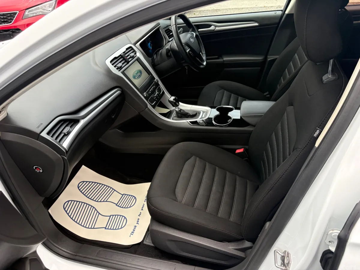 Ford Mondeo Hatchback, Diesel, 2016, White