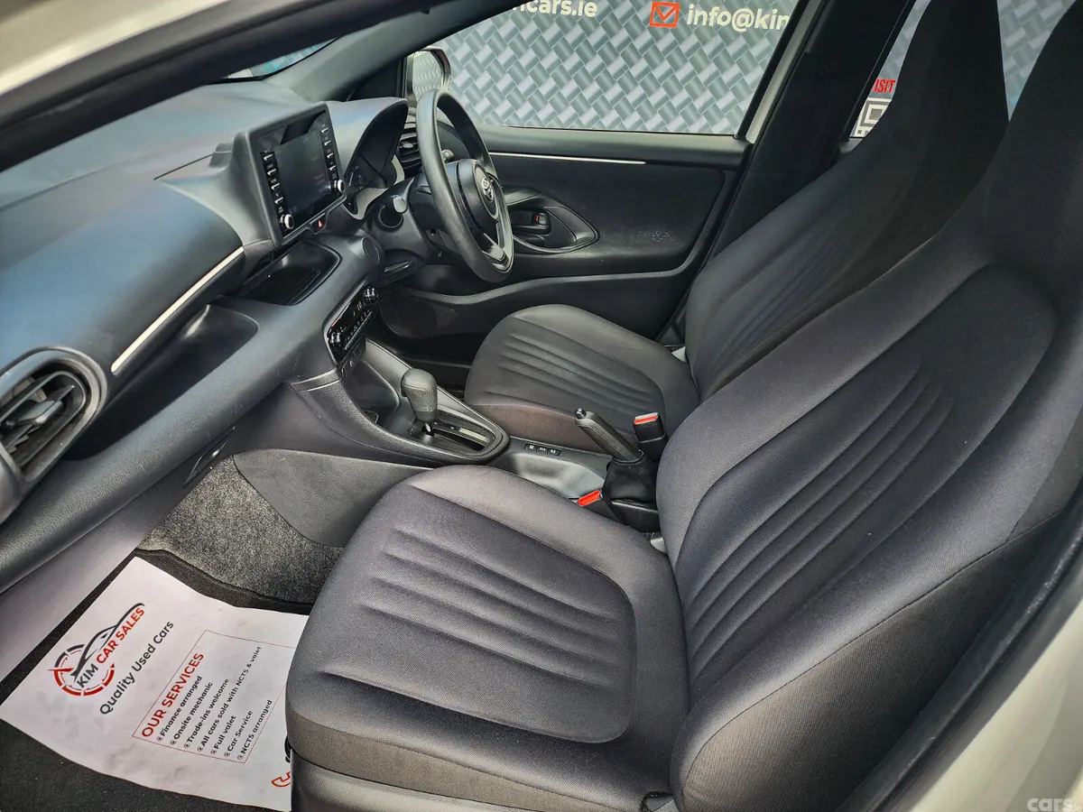 Toyota Yaris Hatchback, Petrol Hybrid, 2023, White