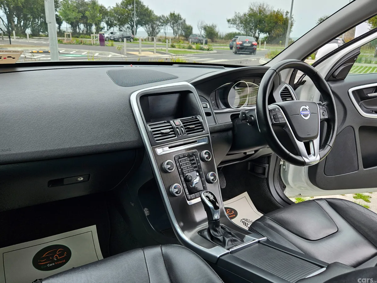 Volvo XC60 SUV, Diesel, 2016, White