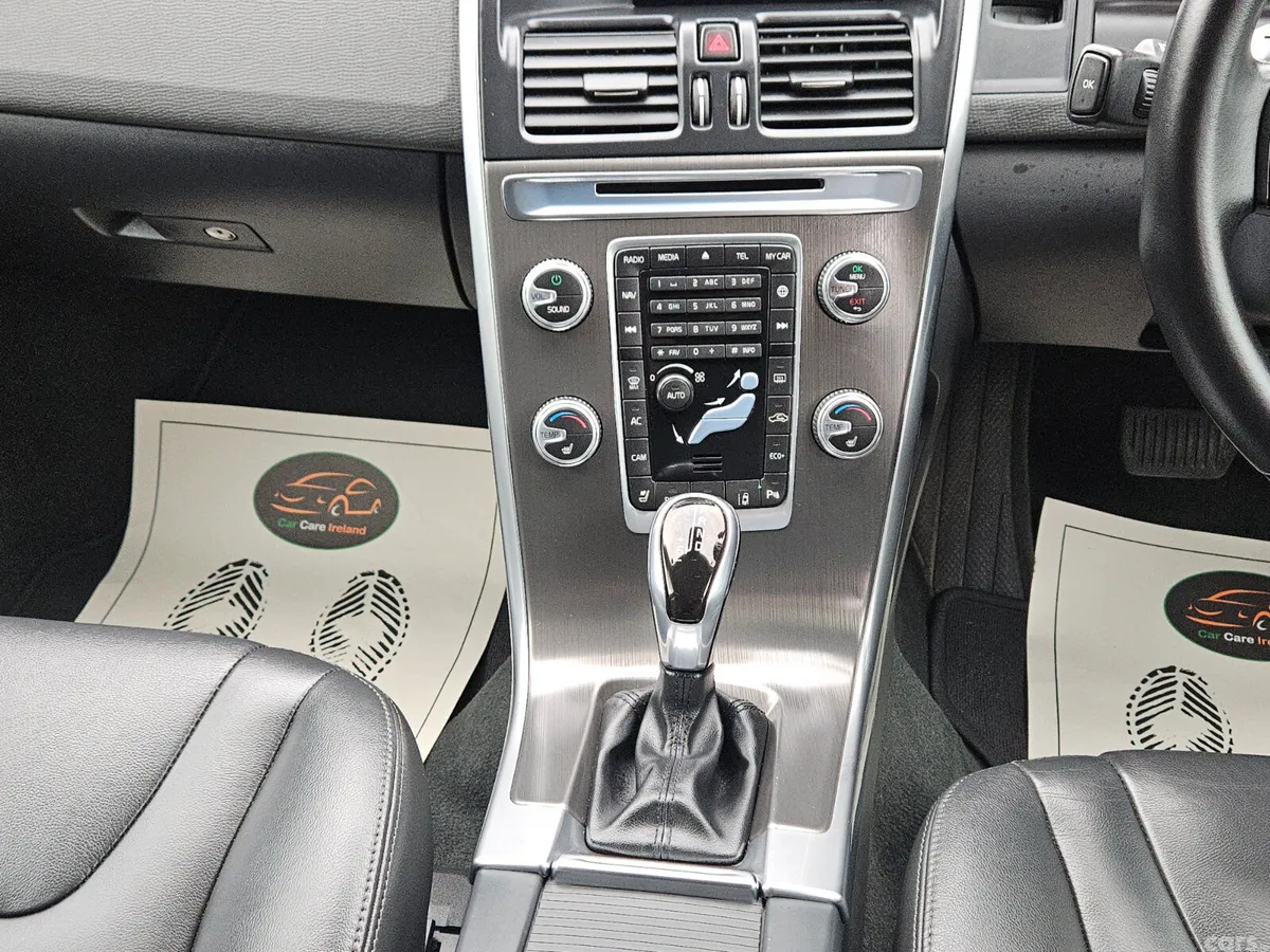 Volvo XC60 SUV, Diesel, 2016, White