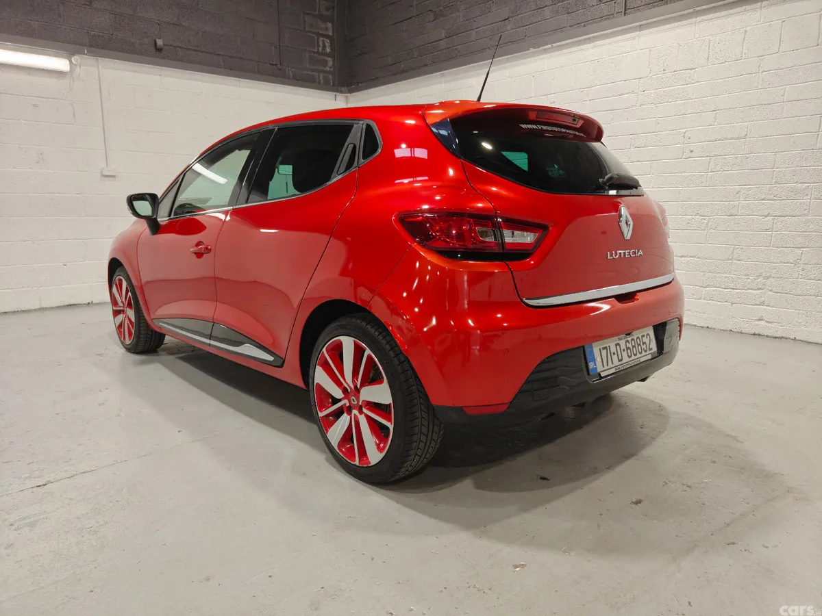 Renault Clio Hatchback, Petrol, 2017, Red
