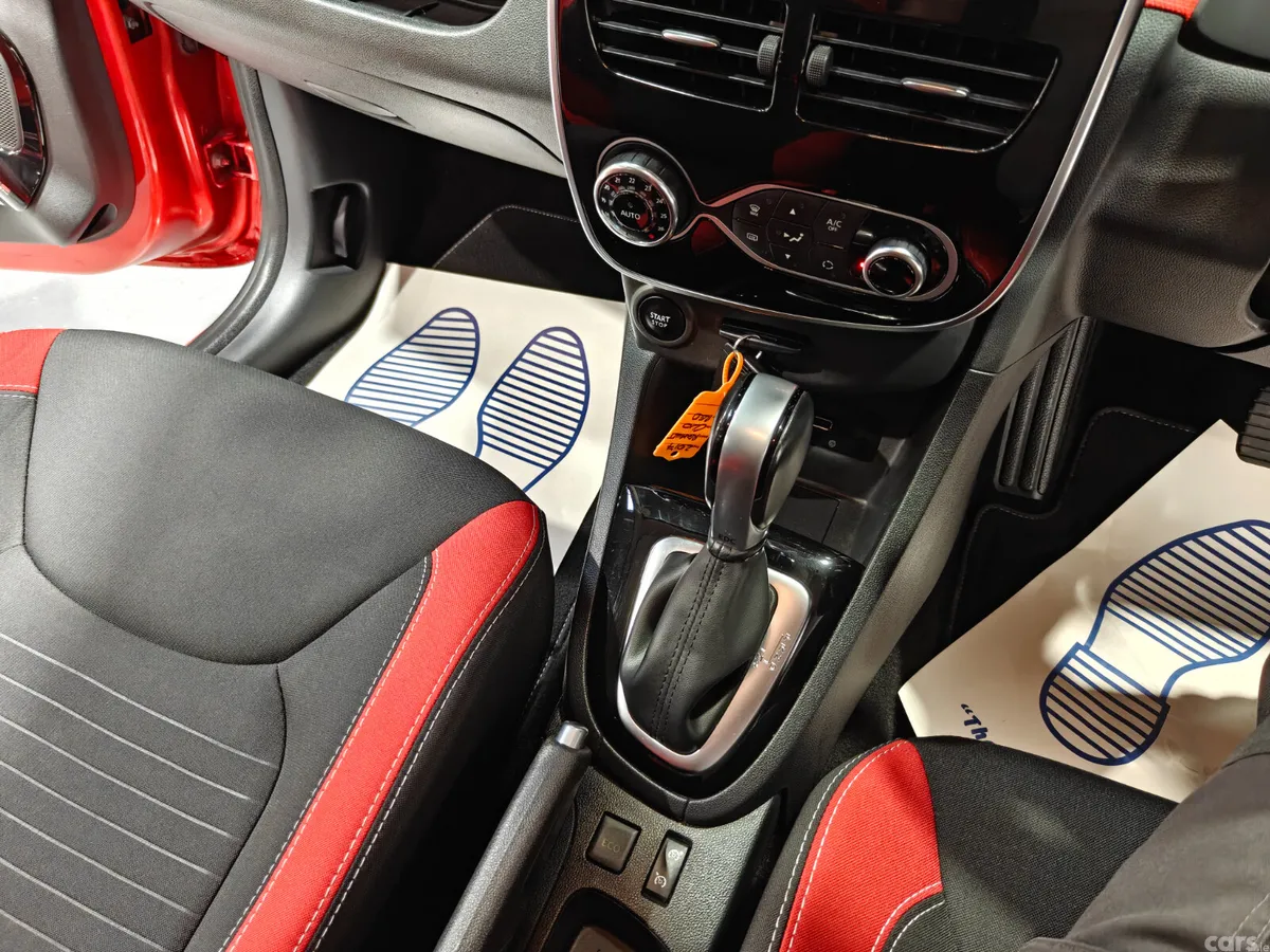 Renault Clio Hatchback, Petrol, 2017, Red