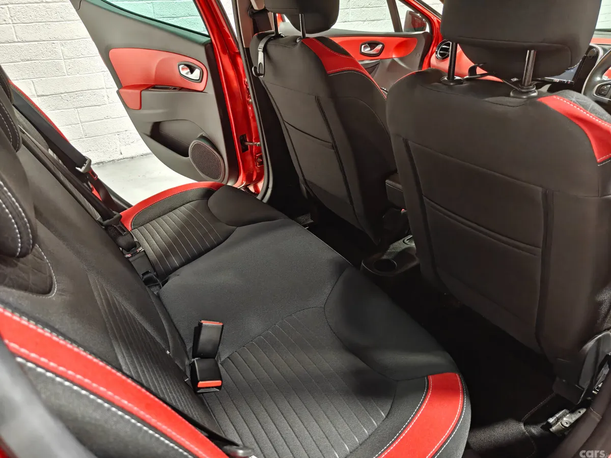 Renault Clio Hatchback, Petrol, 2017, Red