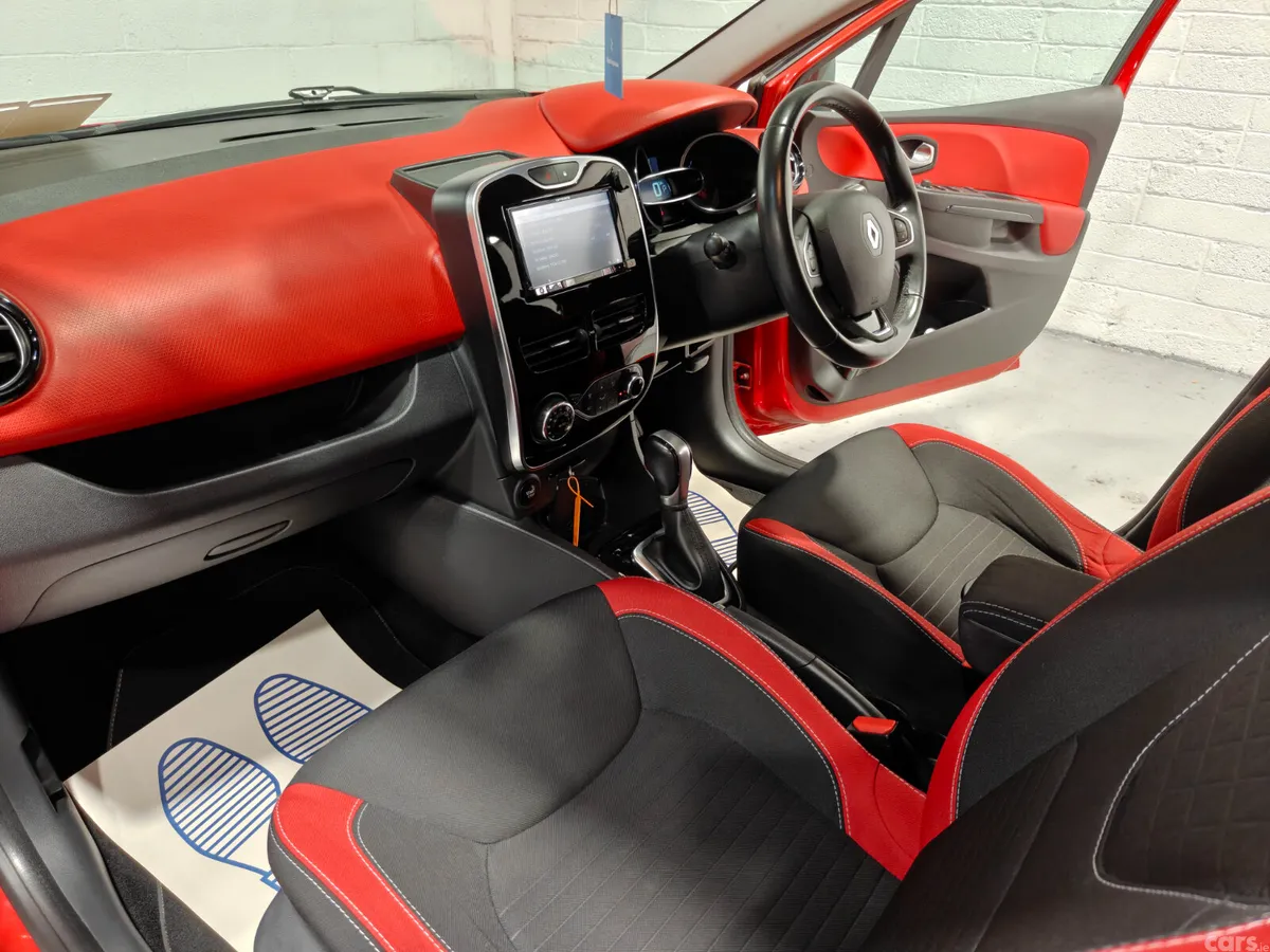 Renault Clio Hatchback, Petrol, 2017, Red