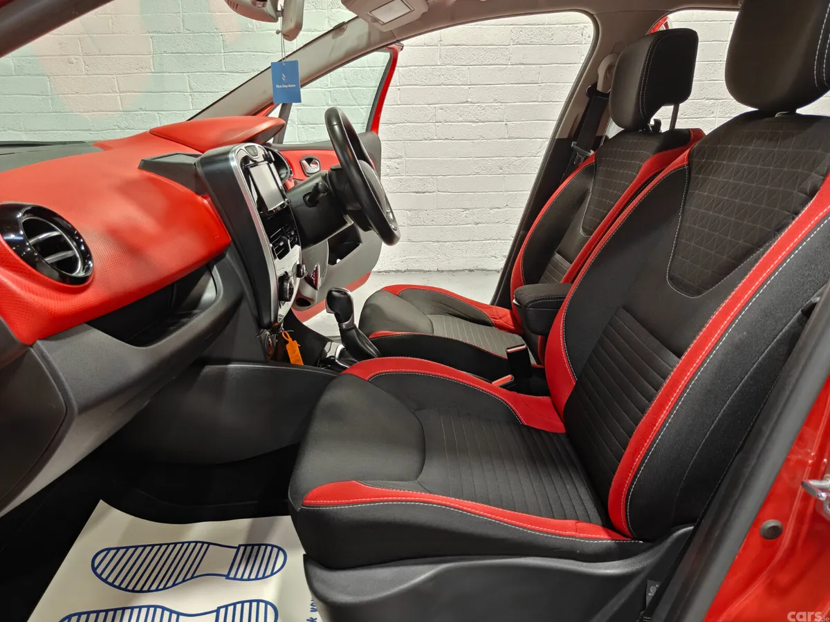 Renault Clio Hatchback, Petrol, 2017, Red