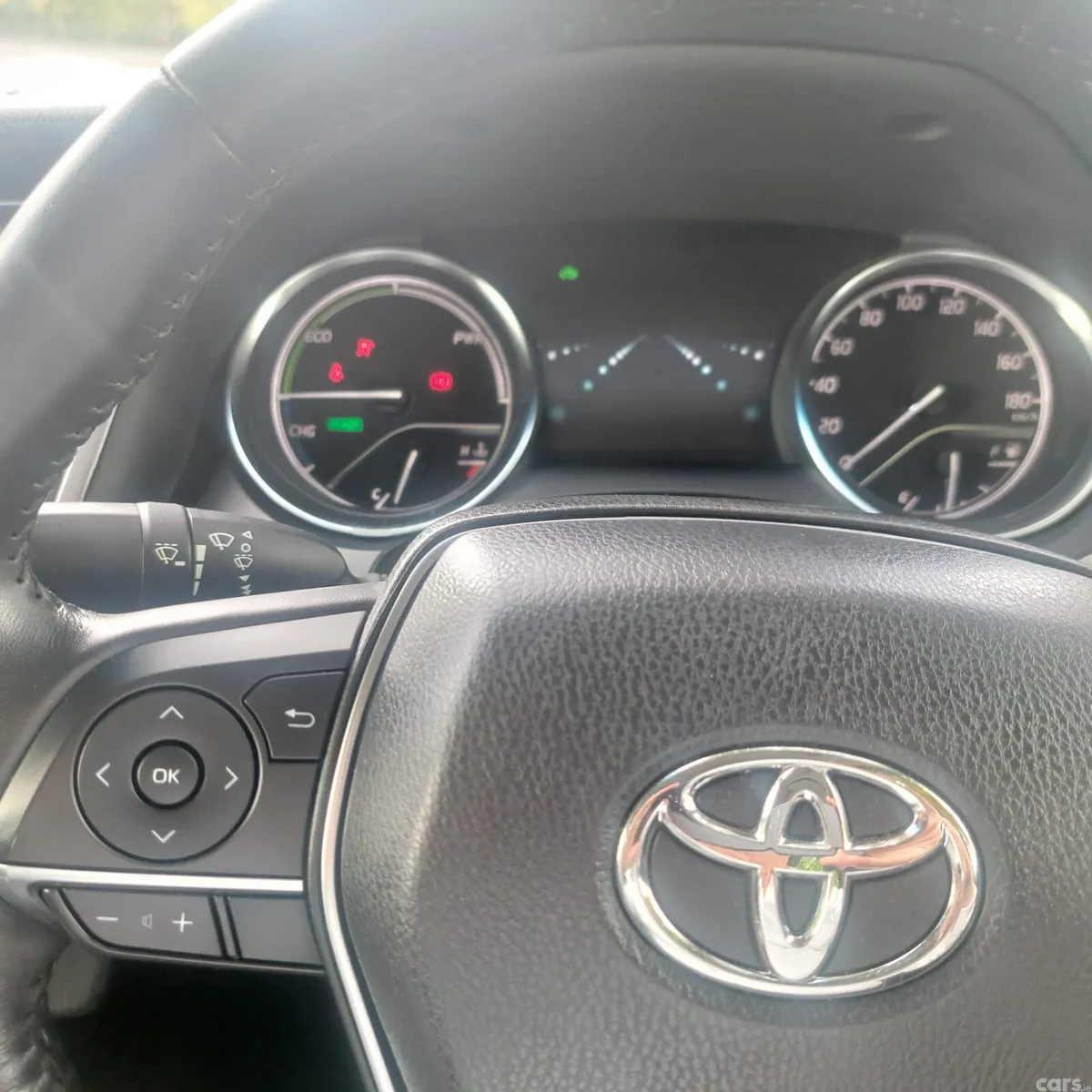 Toyota Camry Saloon, Petrol Hybrid, 2018, White