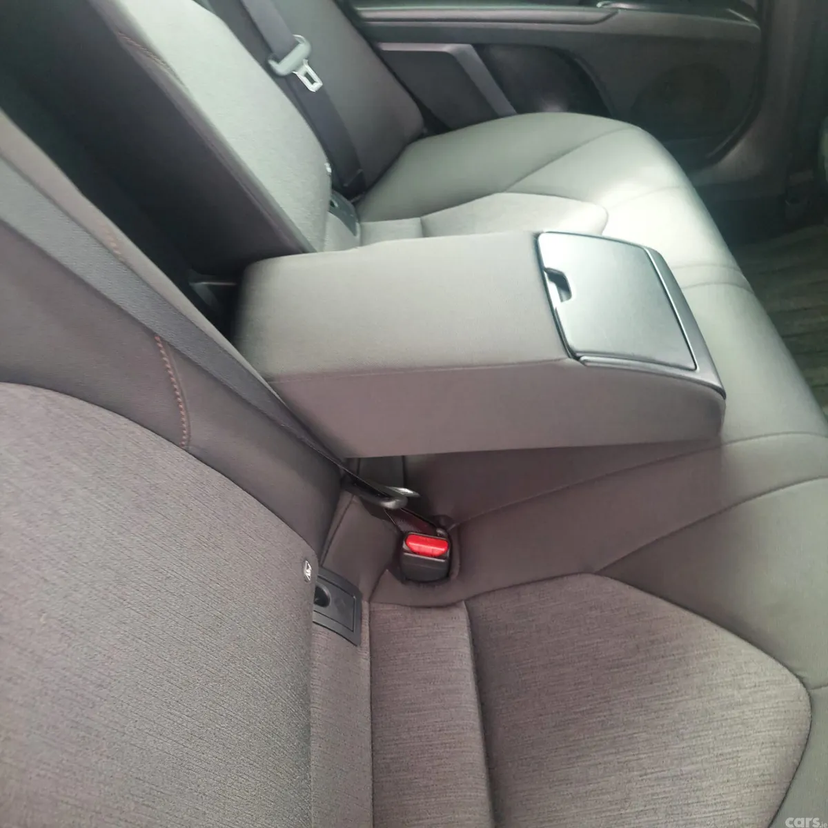 Toyota Camry Saloon, Petrol Hybrid, 2018, White