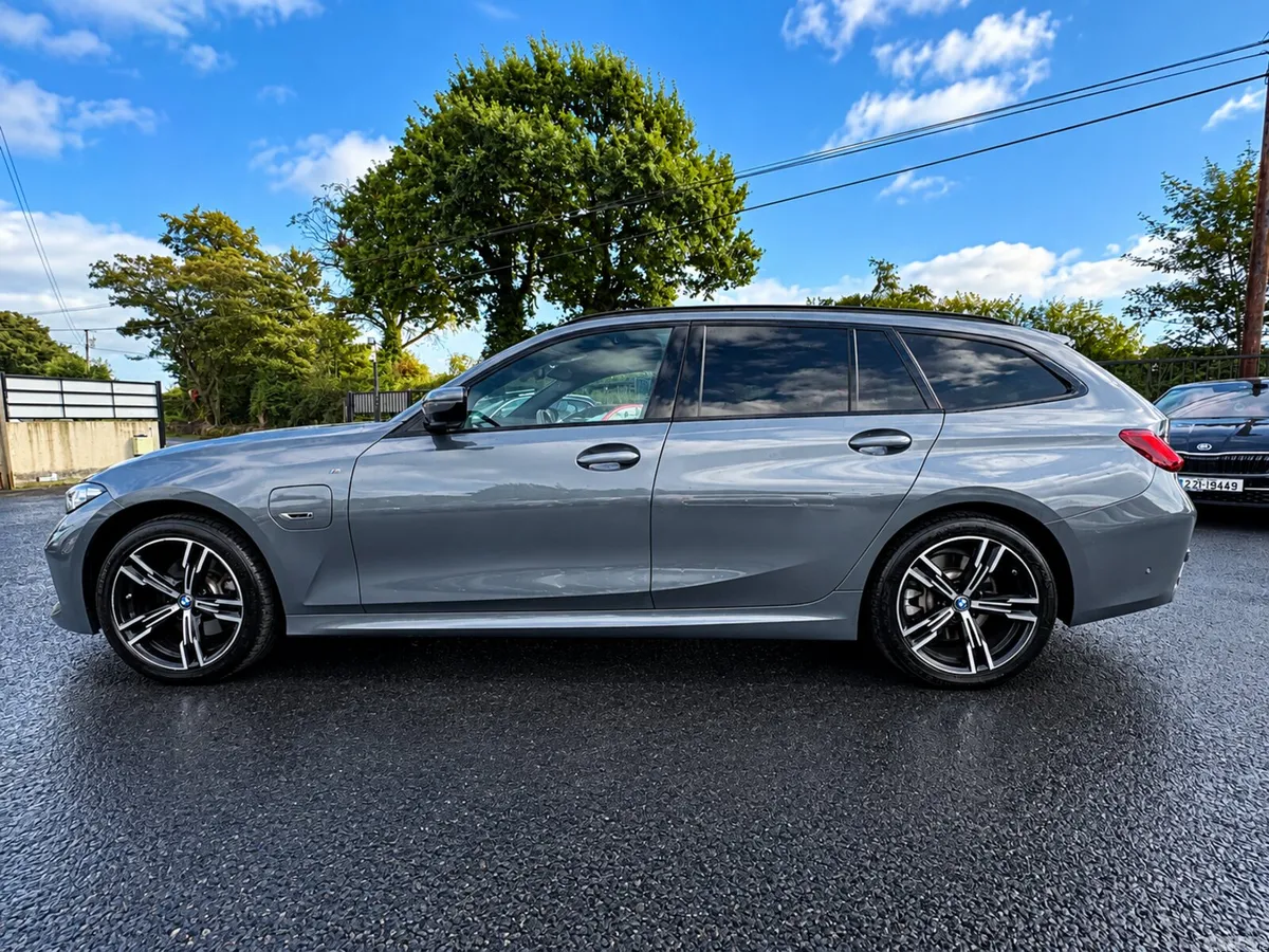 BMW 3-Series Estate, Petrol Plug-in Hybrid, 2023, Grey