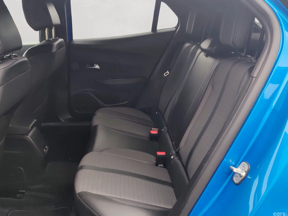 Peugeot 2008 MPV, Electric, 2023, Blue