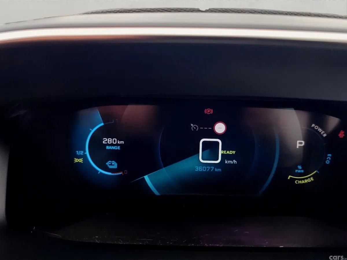Peugeot 2008 MPV, Electric, 2023, Blue
