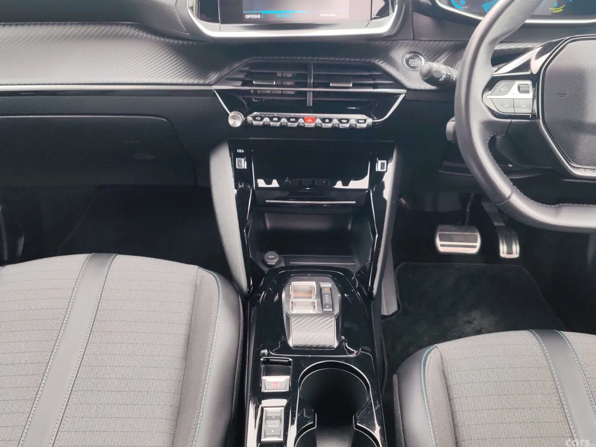 Peugeot 2008 MPV, Electric, 2023, Blue