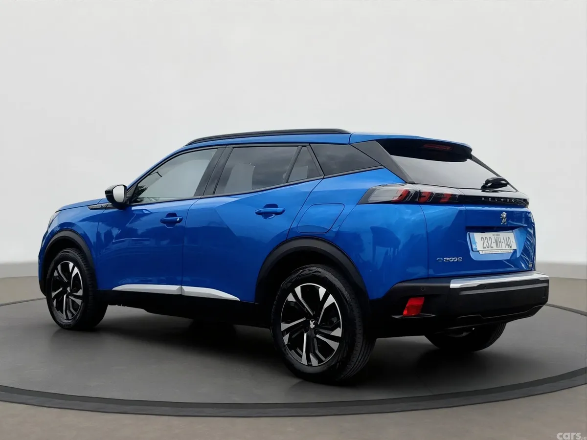 Peugeot 2008 MPV, Electric, 2023, Blue
