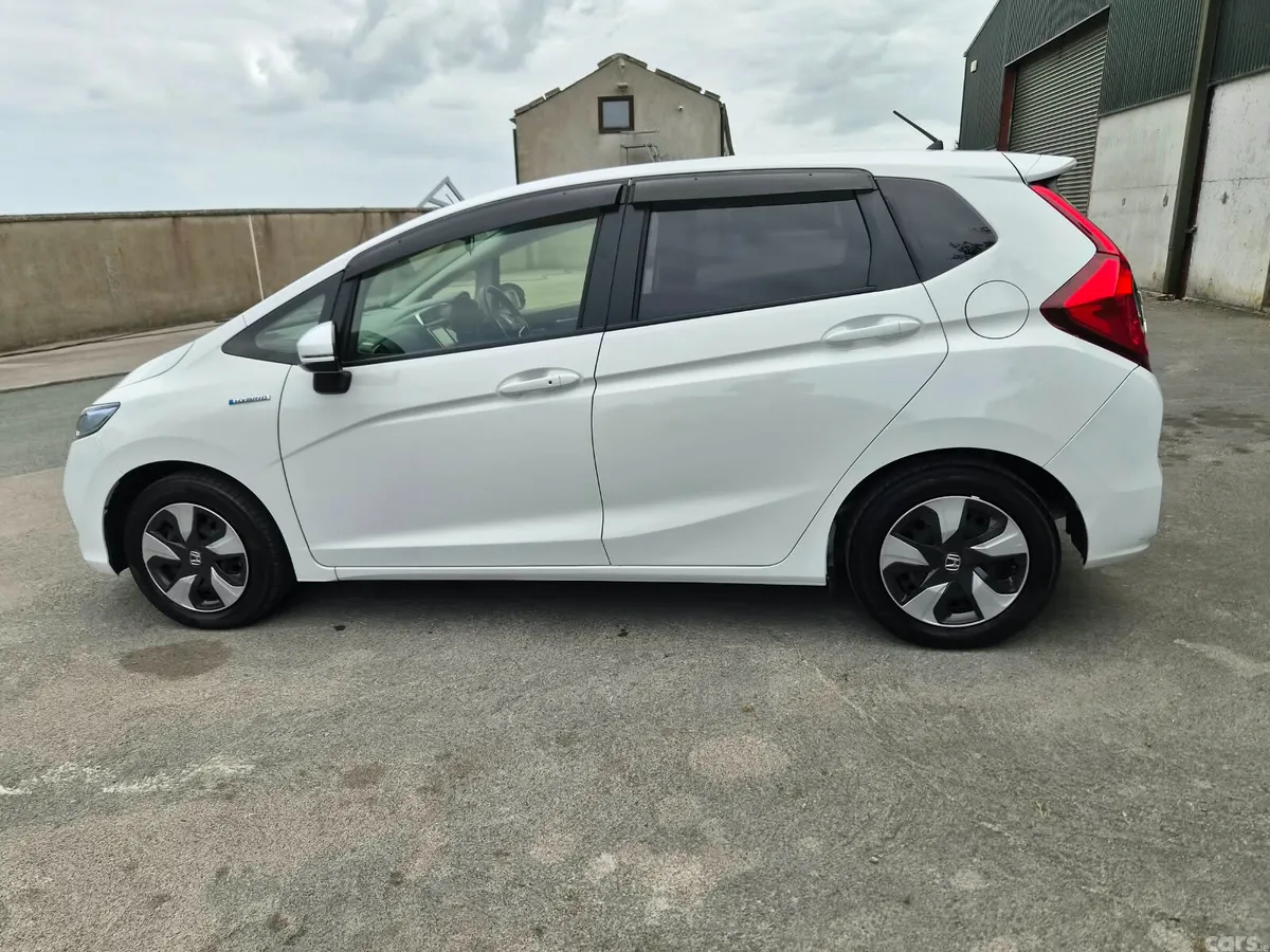 Honda Fit Hatchback, Petrol Hybrid, 2019, White