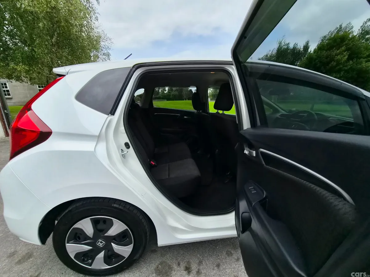 Honda Fit Hatchback, Petrol Hybrid, 2019, White