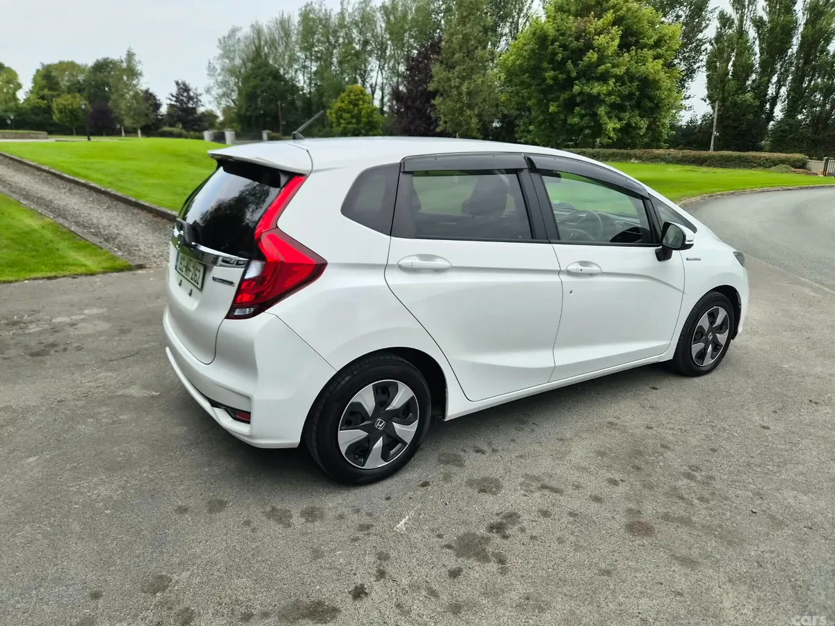 Honda Fit Hatchback, Petrol Hybrid, 2019, White