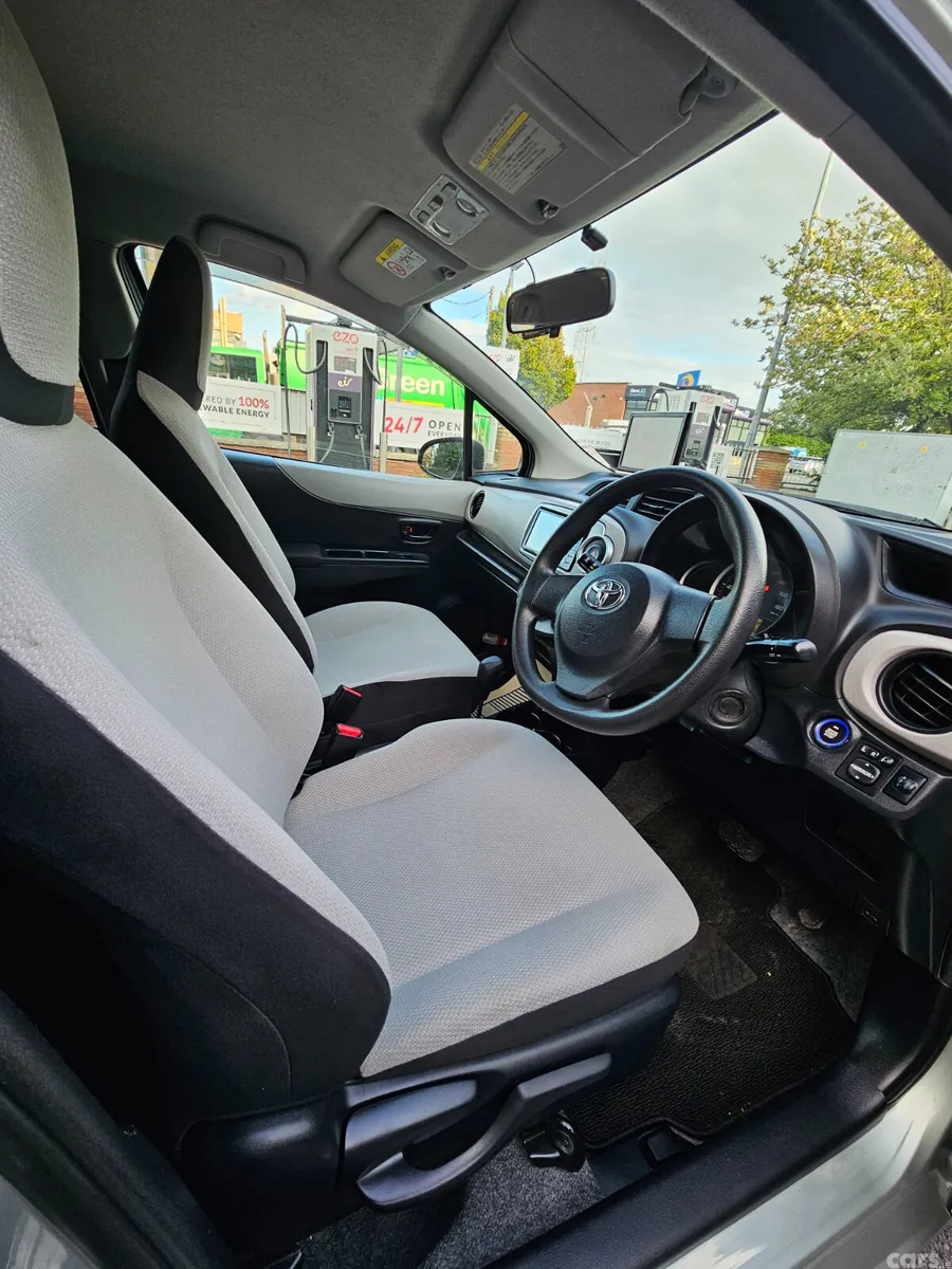 Toyota Vitz Hatchback, Petrol, 2013, Grey
