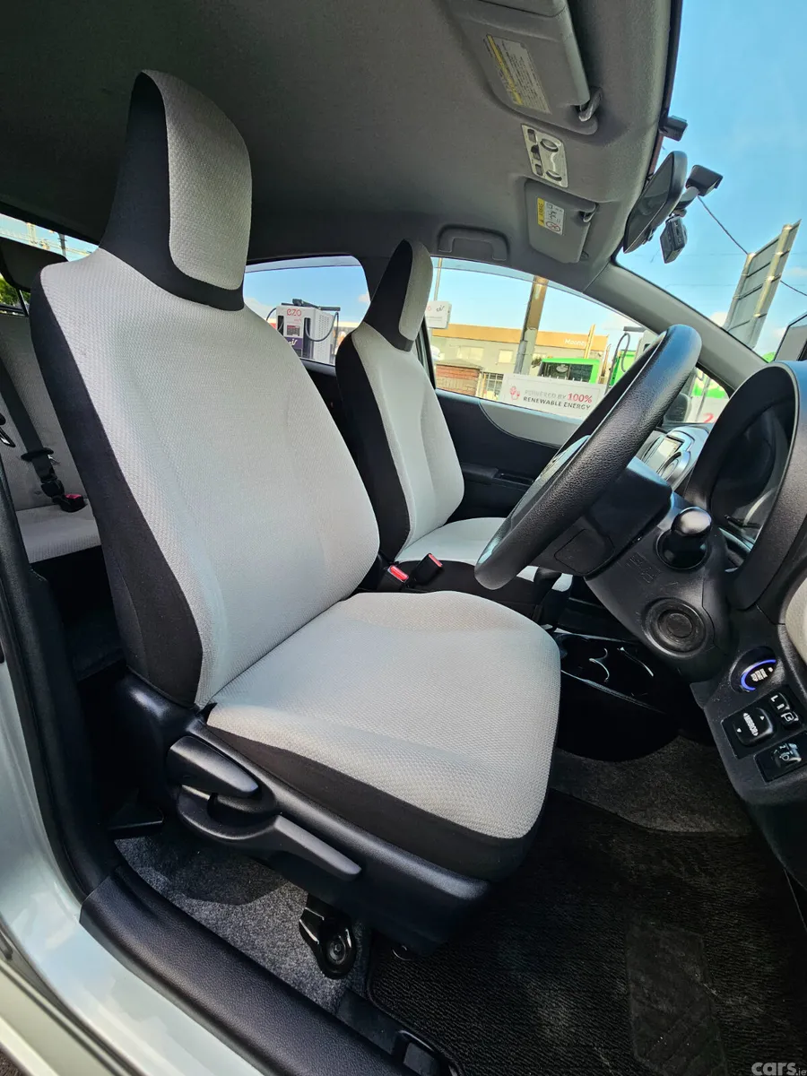 Toyota Vitz Hatchback, Petrol, 2013, Grey