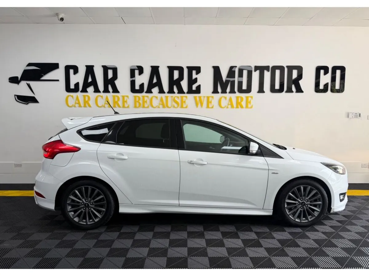 Ford Focus Hatchback, Petrol, 2018, White