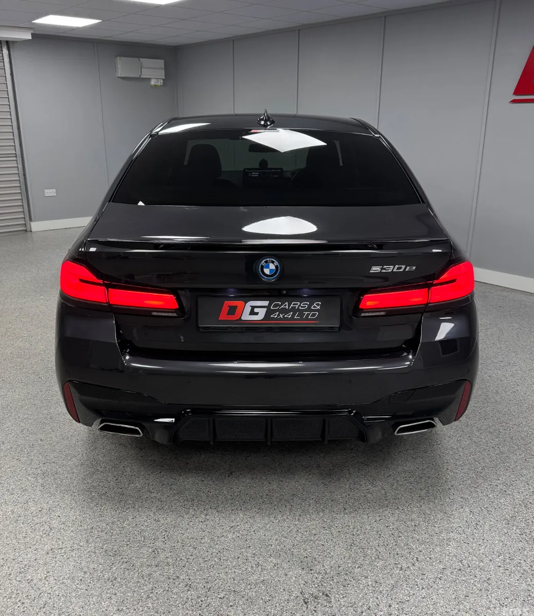 BMW 5-Series Saloon, Petrol Plug-in Hybrid, 2022, Grey