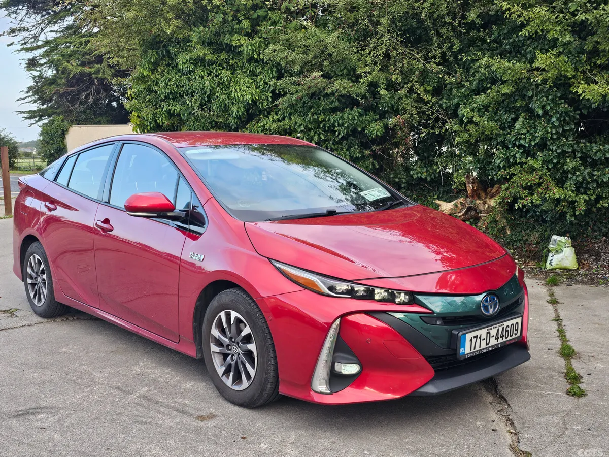 Toyota Prius Hatchback, Petrol Plug-in Hybrid, 2017, Red
