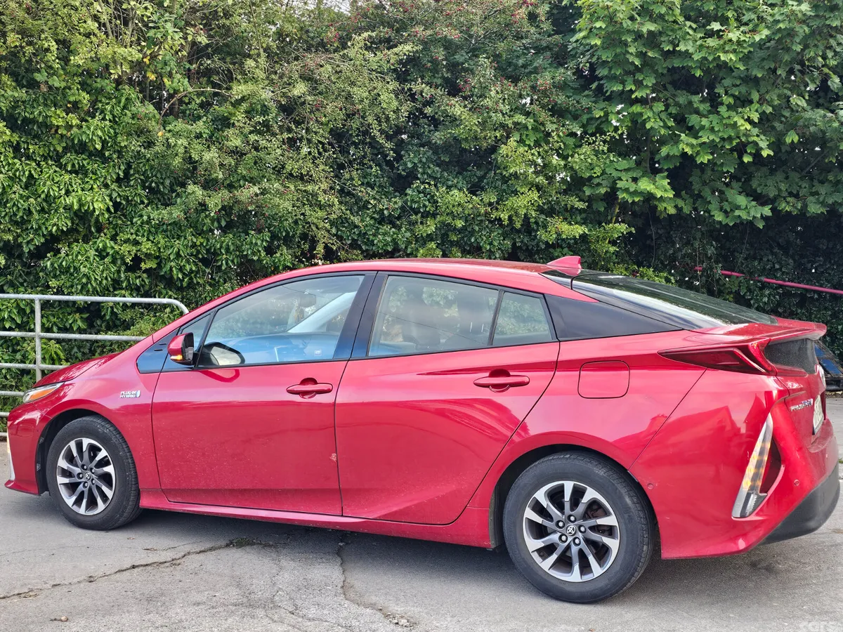 Toyota Prius Hatchback, Petrol Plug-in Hybrid, 2017, Red