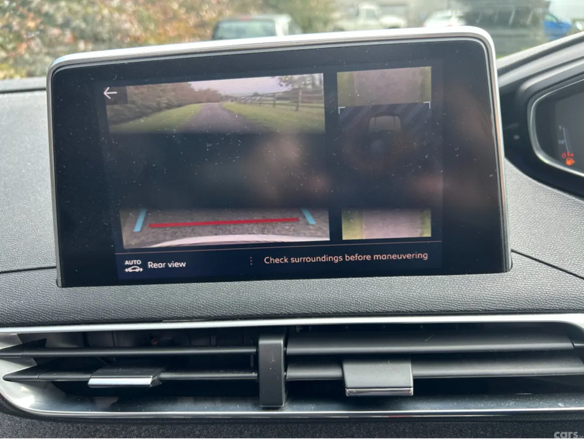 Peugeot 3008 MPV, Petrol, 2017, Red