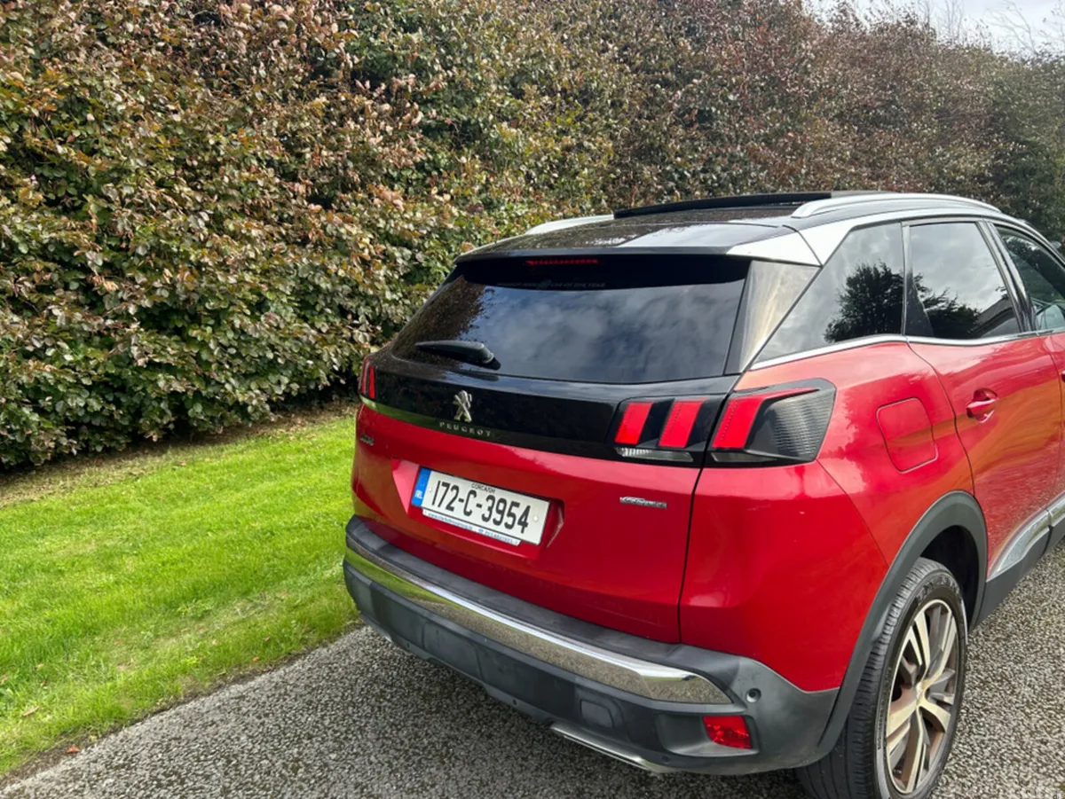 Peugeot 3008 MPV, Petrol, 2017, Red