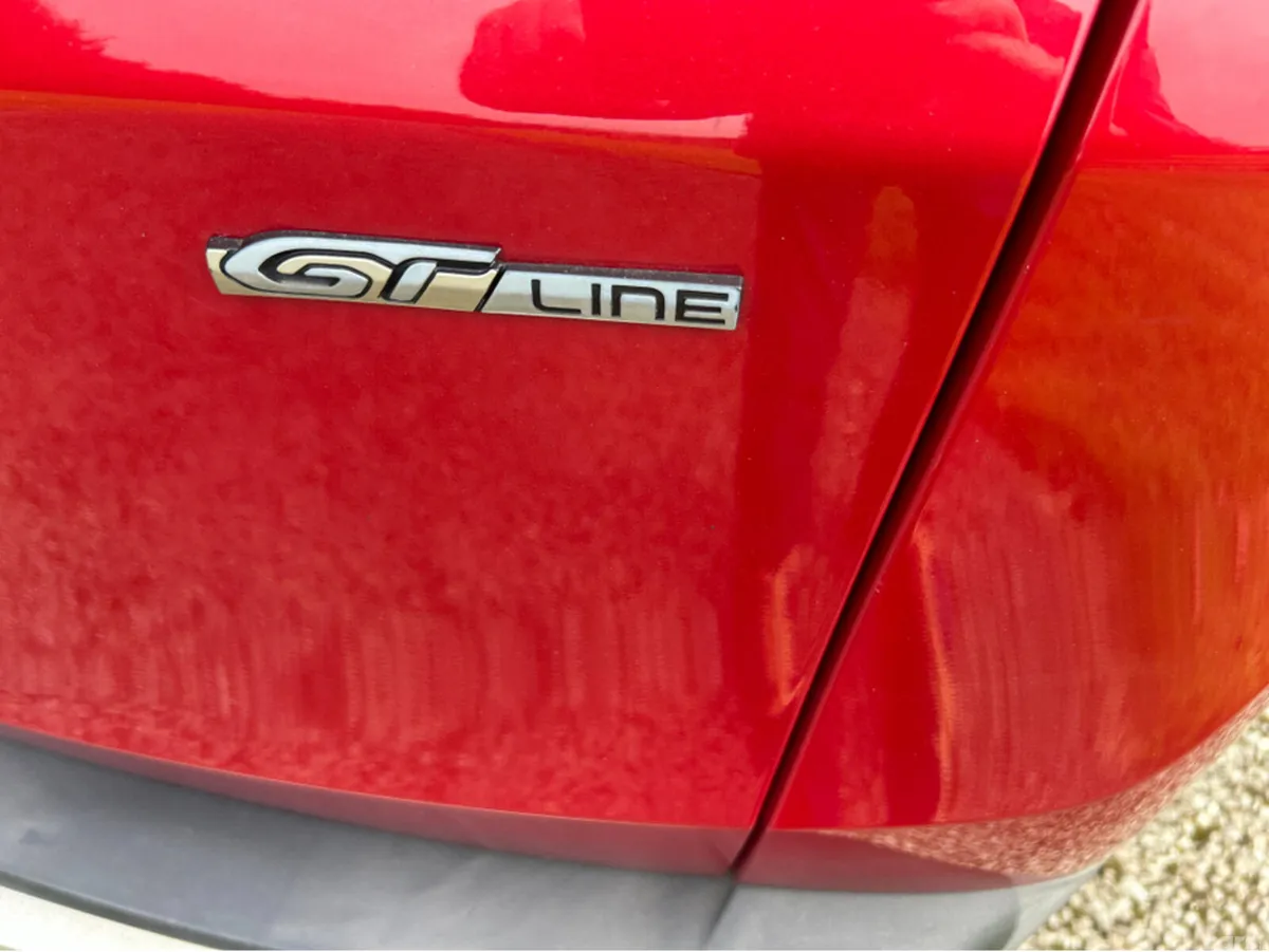Peugeot 3008 MPV, Petrol, 2017, Red