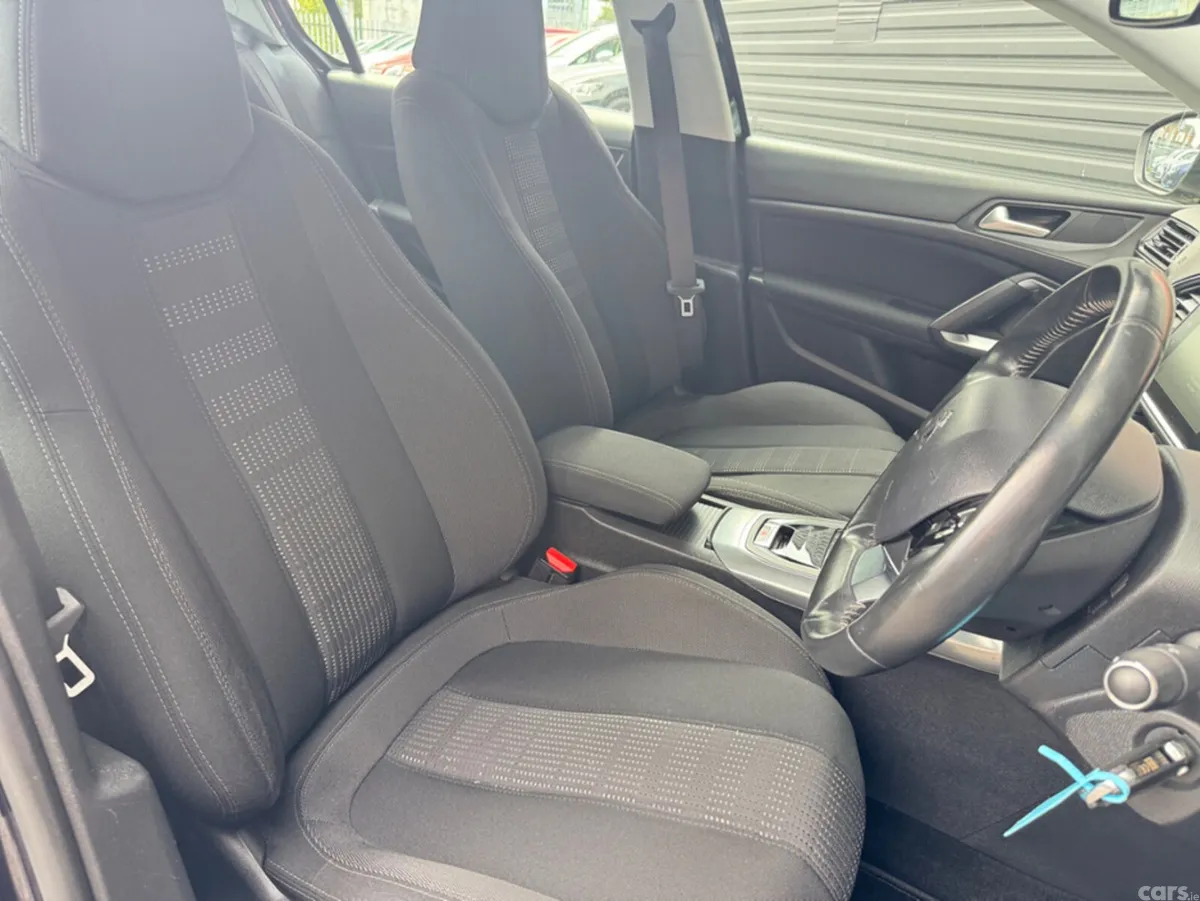 Peugeot 308 Hatchback, Petrol, 2014, Blue