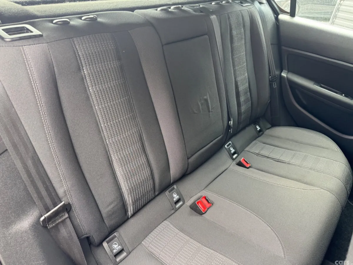 Peugeot 308 Hatchback, Petrol, 2014, Blue