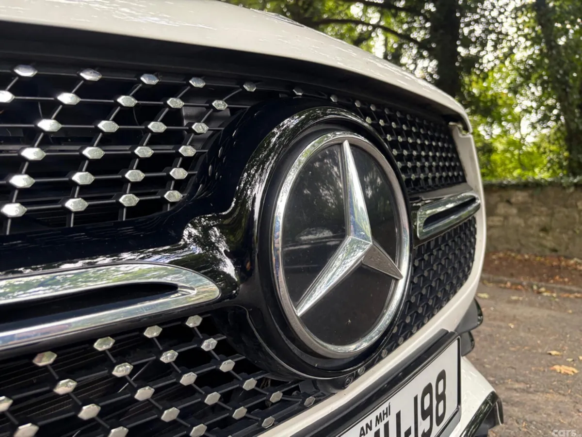 Mercedes-Benz GLE SUV, Diesel Plug-in Hybrid, 2022, White